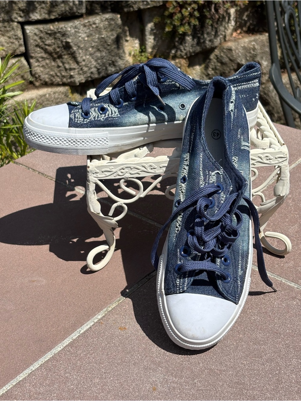 Classic Low-Top Canvas Sneakers in Navy Blue Distressed Denim Look